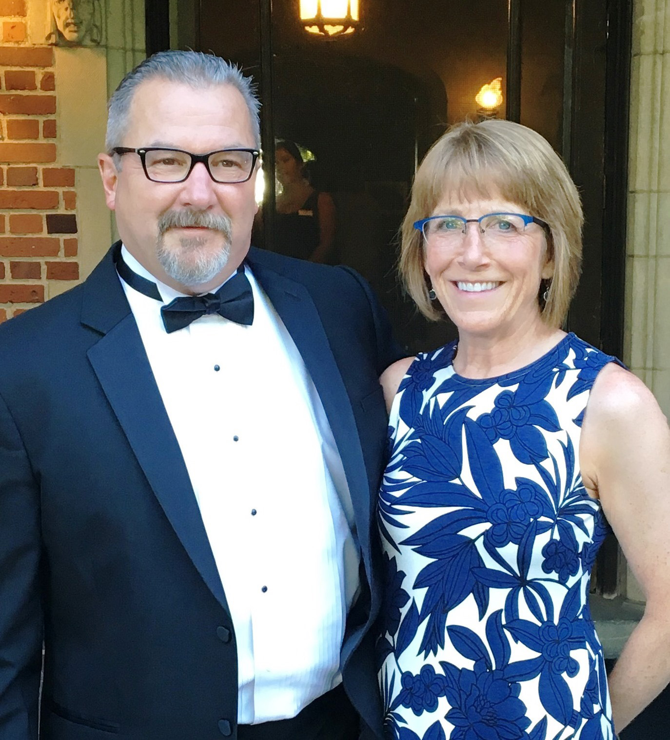 mike-and-jennifer-saxon